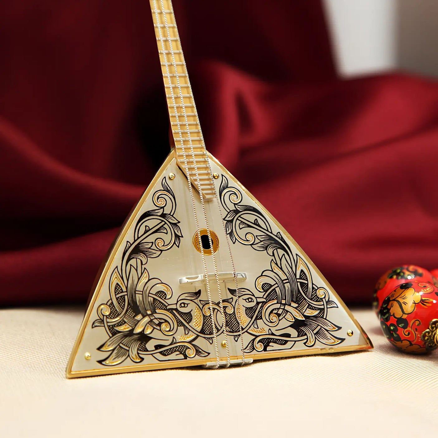 Souvenir - Balalaika „Refrain“ – 925 Silber & Niello, vergoldet
