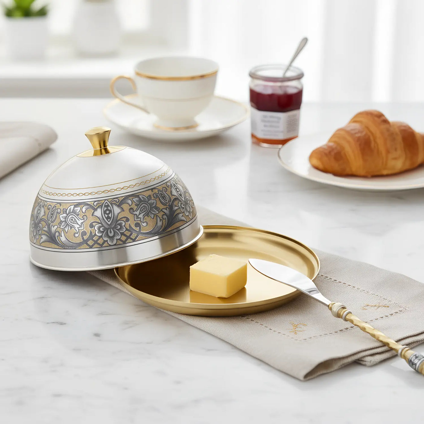 Butterdose & Buttermesser „Tradition“ – Vergoldete Niello - Silberglocke