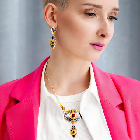 „Chara“ – Nielloa Collier mit Obsidian & Goldakzenten