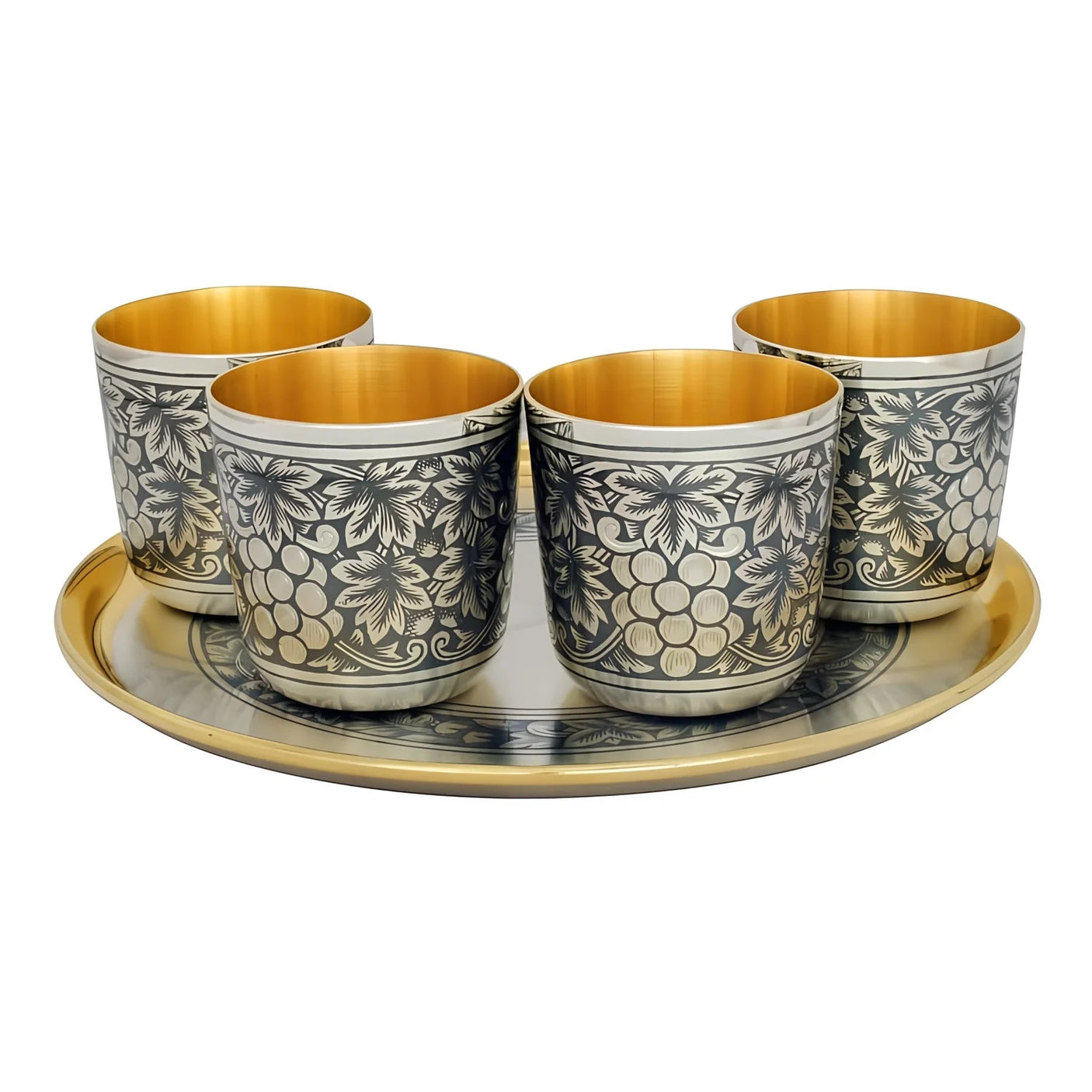Schnapsgläser Set 925 Silber Niello 5-teilig — vier Becher mit dunklem Trauben-Ornament und Goldinnenraum auf Tablett