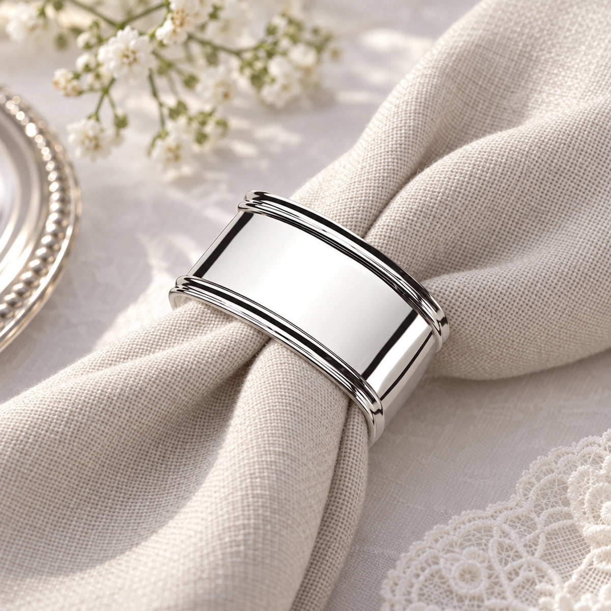 Serviettenring 925 Silber englische Form — Lifestyle-Setting, Geschenk zur Taufe