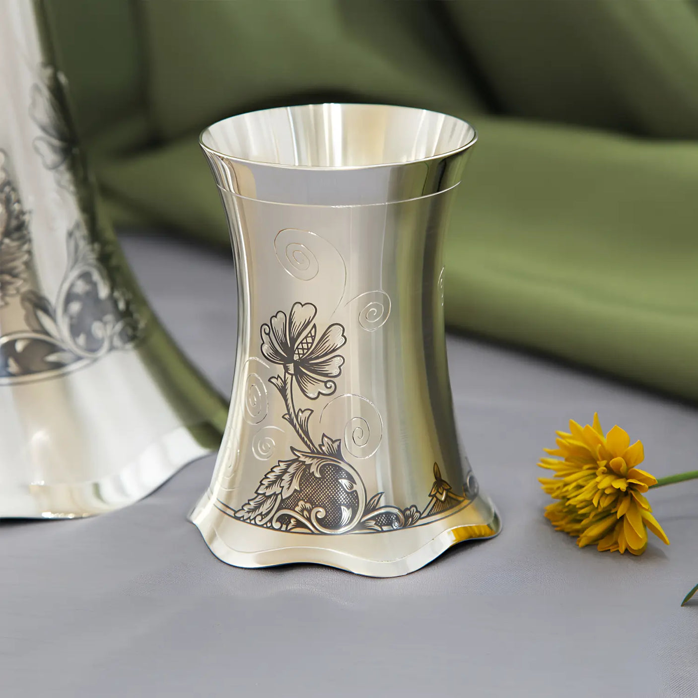 Silberbecher 925 Nielloa Oasis – Blüte in Silber