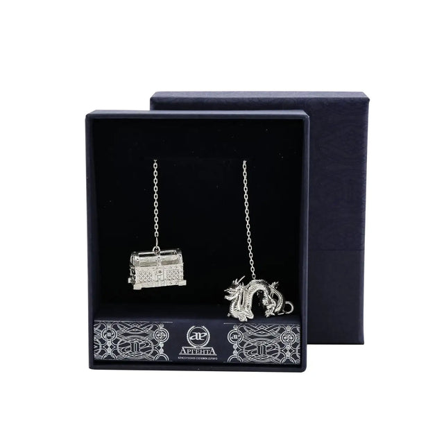 SilberKlar Wasser - Erfrischer an Kette „Drache & Schatztruhe“