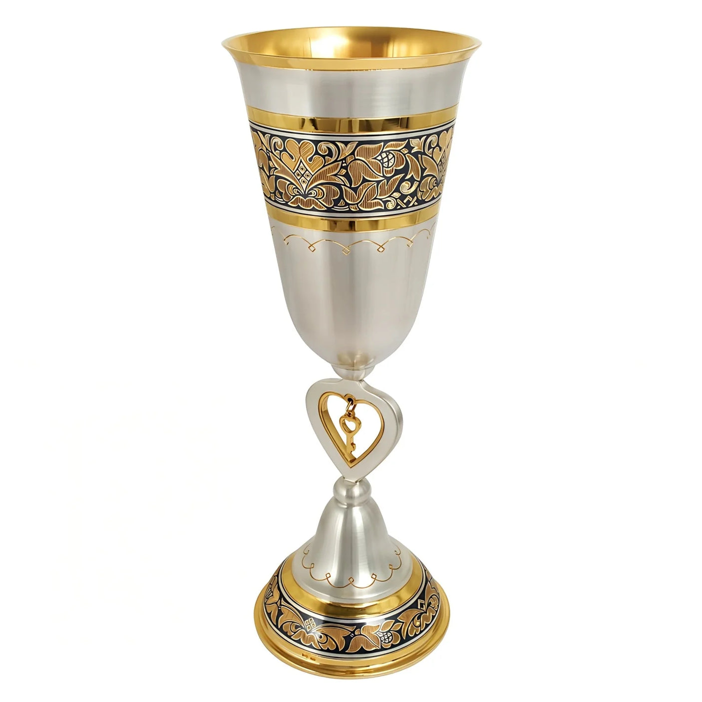 Edler Silberpokal mit Herzgriff, floraler Niello-Verzierung, vergoldetem Rand & 925er Silber – exklusives Einzelstück.