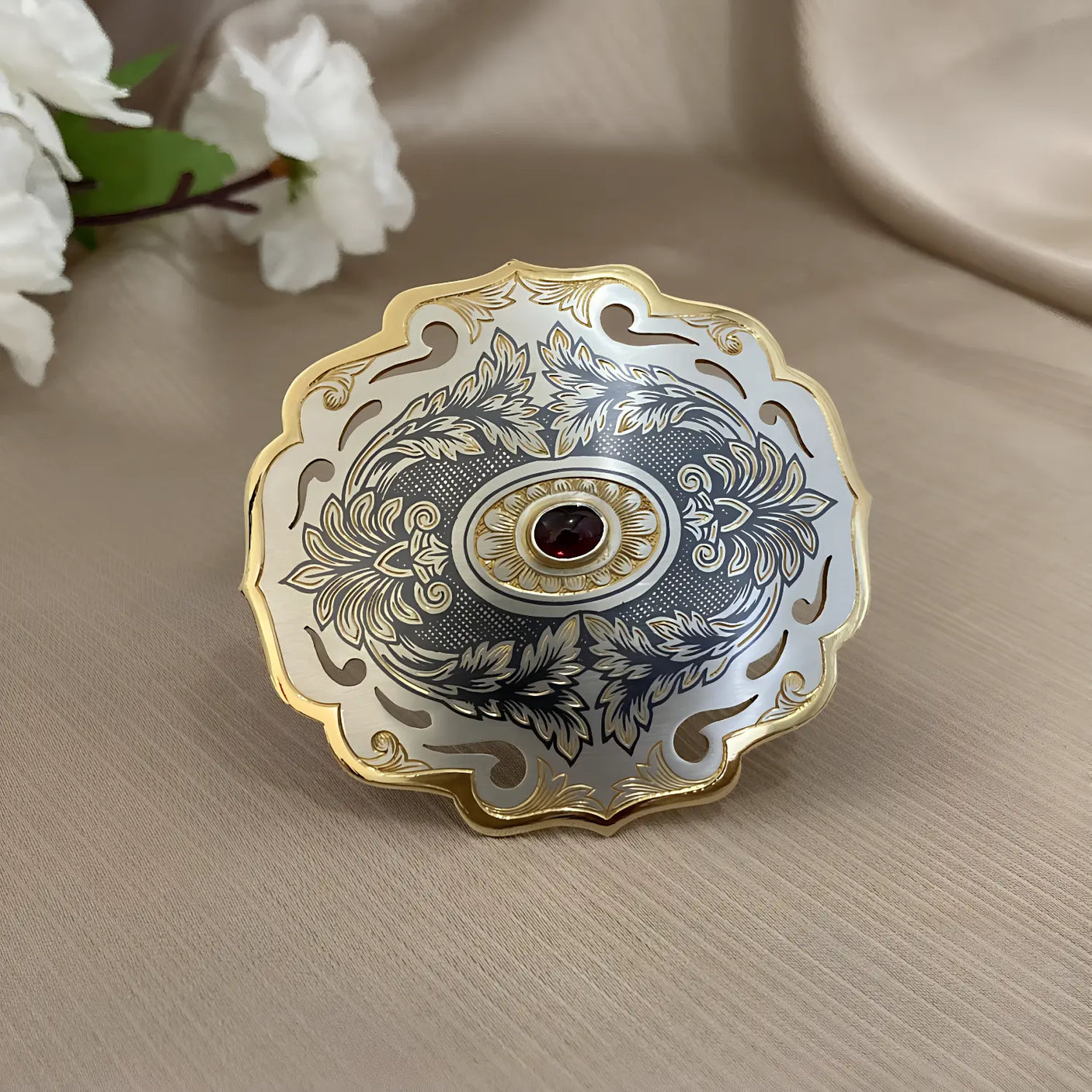 Schatulle „Diana“ – Luxus - Set aus Brosche, Armband & Handspiegel im Nielloa - Design