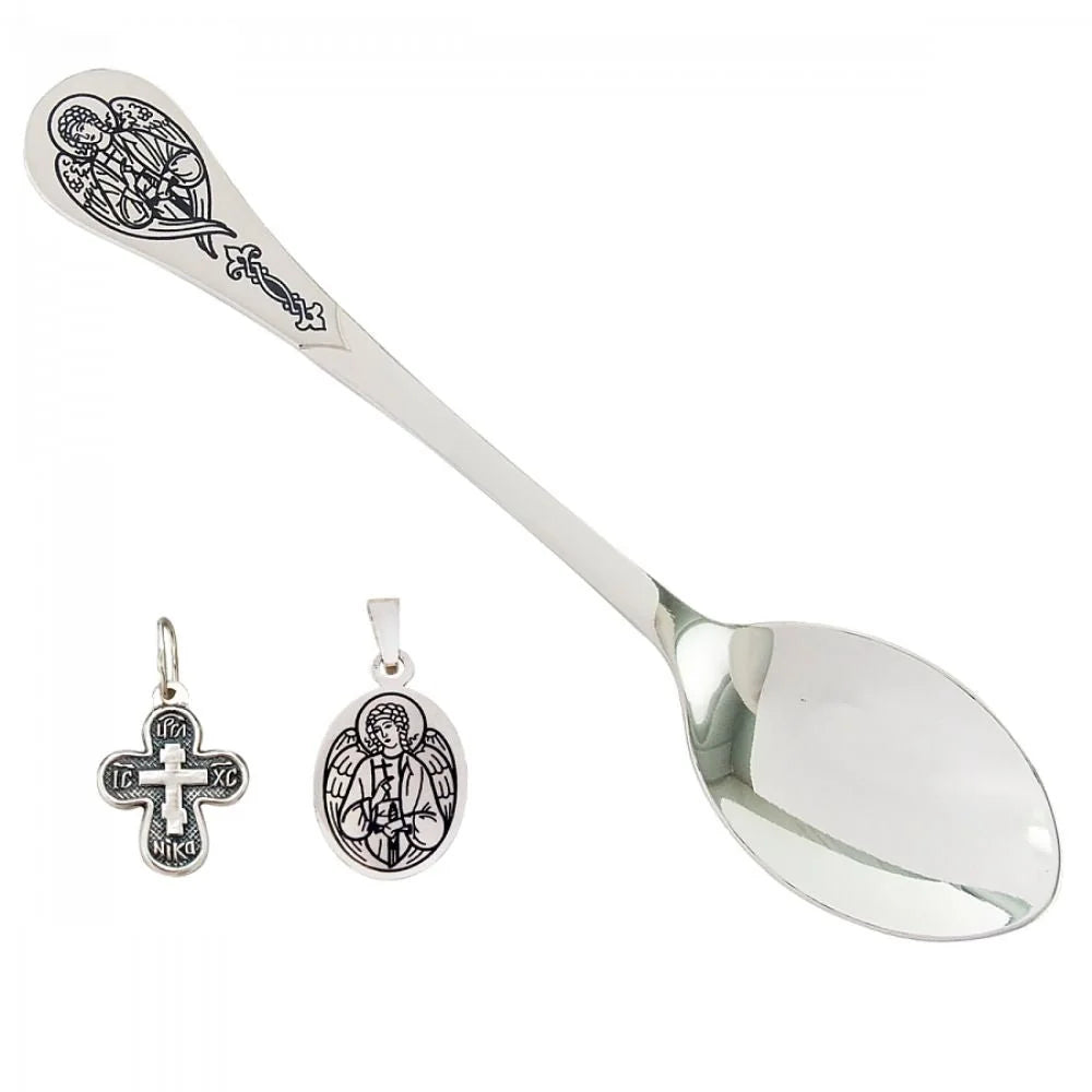 Studioaufnahme Tauflöffel mit Niello-Schutzengel, Engel-Medaillon und Kreuzanhänger aus 925 Silber von SevChern