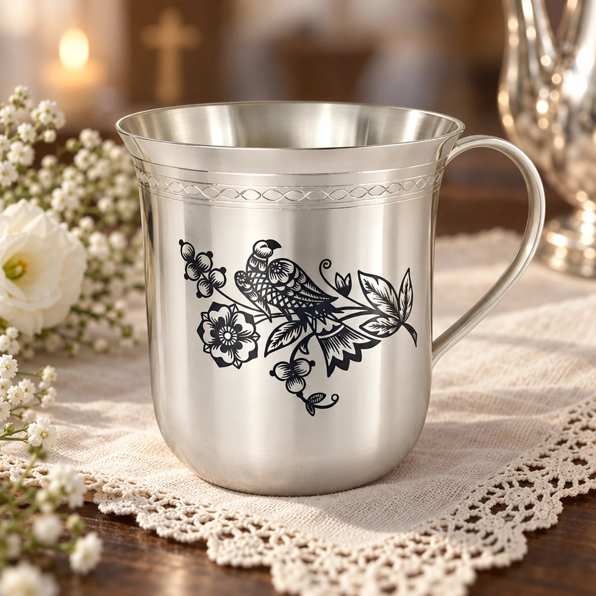 Trinkbecher 925 Silber Sommergarten-Ornament in Niello — Lifestyle-Setting, Geschenk zur Geburt und Taufe
