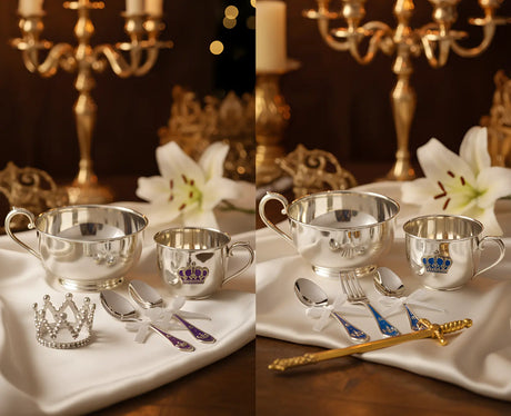 Exklusive Prinz & Prinzessin Baby-Geschenksets aus 925er Silber mit Kronen. Festliche Anordnung mit Kerzen und Lilien für Taufe/Geburt.