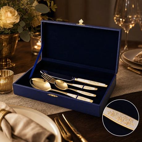 Silberbesteck-Set 4-teilig aus 925 Silber mit vergoldeter Handgravur im Etui — Jubiläumsgeschenk
