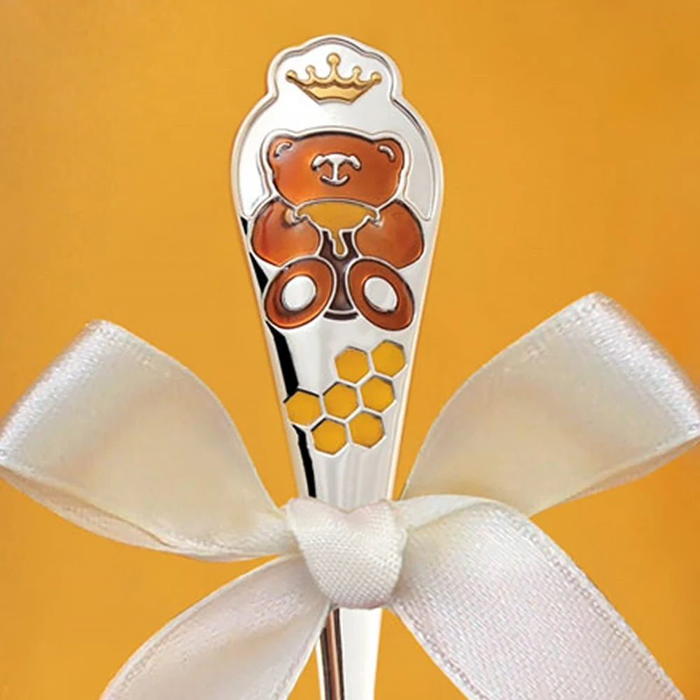 Kindergabel aus 925 Silber mit Teddybär-Emaille, vergoldeter Krone und Wabenmuster, mit Satinschleife