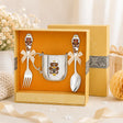Luxuriöses Baby Geschenkset aus 925 Silber mit braun-goldener Teddybär-Emaille, Kinderbecher, Löffel und Gabel in Goldbox