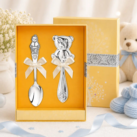 Baby Geschenkset aus 925 Silber mit Teddybär-Rassel und Jungen-Löffel mit Herz in edler Goldbox zur Geburt oder Taufe