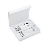 Baby-Geschenkset 925 Silber Teddybär — Stielrassel und Babylöffel in geöffneter weißer Geschenkbox mit Satin