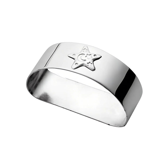 Serviettenring 925 Silber Stern — halbmondförmiger polierter Silberring mit Stern als Relief auf der Oberseite