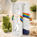 Babylöffel 925 Silber mit Frosch-Motiv — Lifestyle-Setting, fröhliches Geschenk zur Geburt