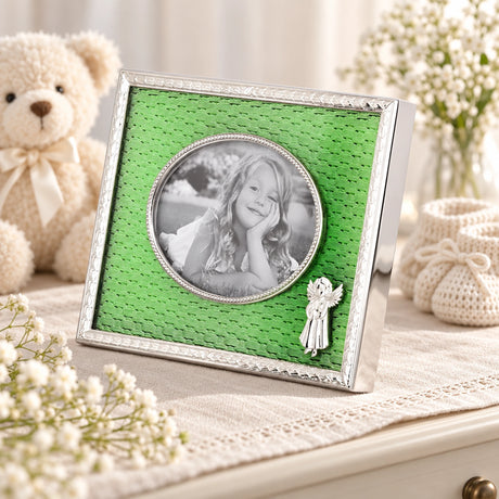 Bilderrahmen Emaille Engel grün — Lifestyle-Setting, Geschenk zur Geburt und Taufe