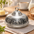 Butterdose 925 Silber mit Deckel & Niello-Gravur Rundform — Lifestyle-Setting am Frühstückstisch