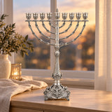 Chanukkia 925 Silber Signature Square — Lifestyle-Setting am Fenster