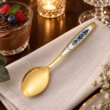 Vergoldeter Dessertlöffel aus 925er Silber — Lifestyle-Setting an der gedeckten Tafel