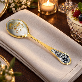 Dessertlöffel 925 Silber — Lifestyle-Setting an der gedeckten Tafel