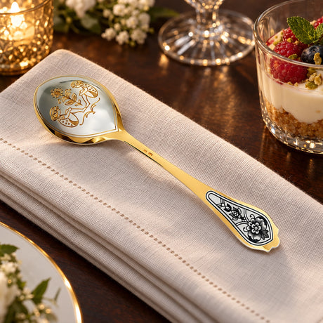 Dessertlöffel 925 Silber — Lifestyle-Setting an der gedeckten Tafel