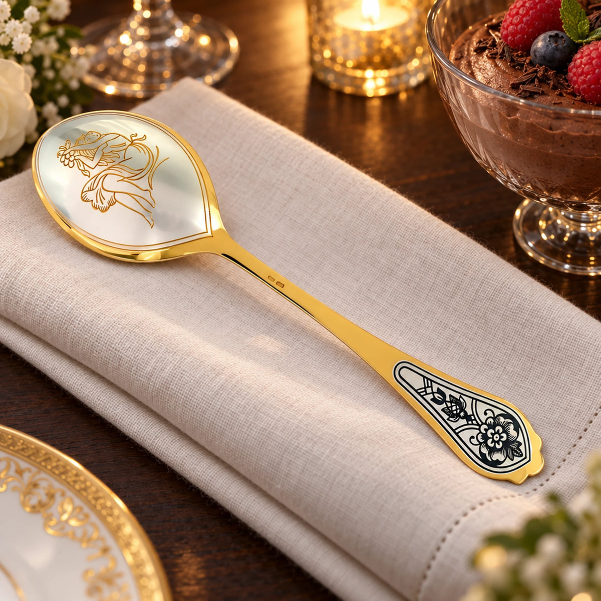 Dessertlöffel 925 Silber — Lifestyle-Setting an der gedeckten Tafel