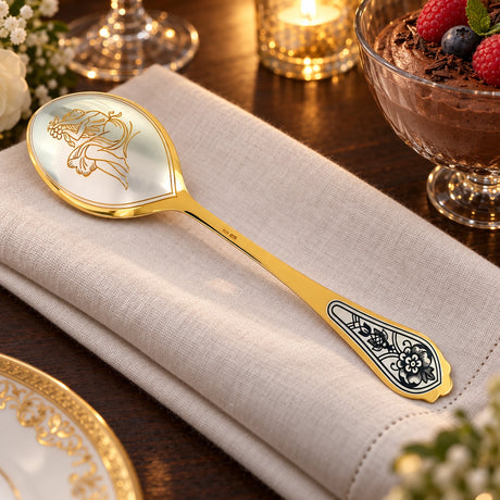 Dessertlöffel 925 Silber — Lifestyle-Setting an der gedeckten Tafel