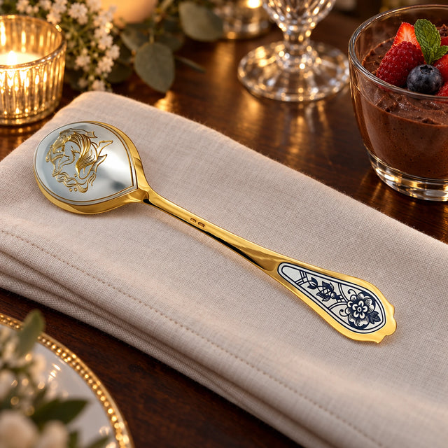 Dessertlöffel 925 Silber — Lifestyle-Setting an der gedeckten Tafel
