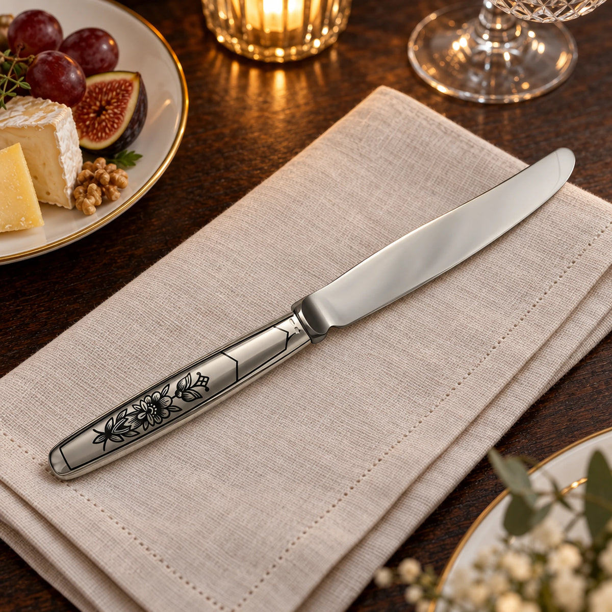 Dessertmesser 925 Silber Astra Black — Lifestyle-Setting an der gedeckten Tafel