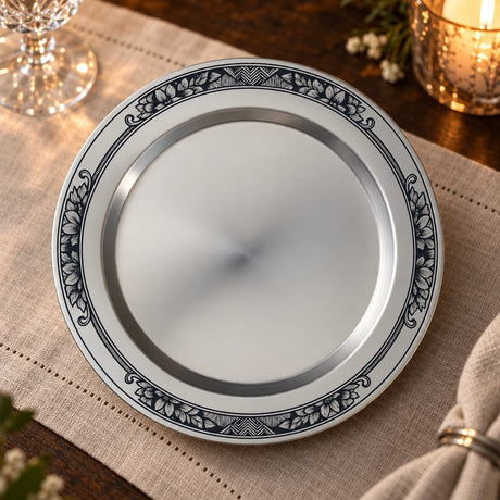 Silberteller 925 Silber Niello Jagd-Kollektion Dessertteller — Lifestyle-Setting an der gedeckten Tafel