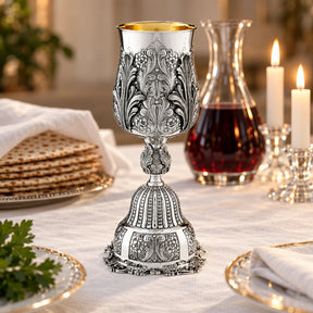 Eliyahu-Becher 925 Silber Signature — Lifestyle-Setting am Sedertisch
