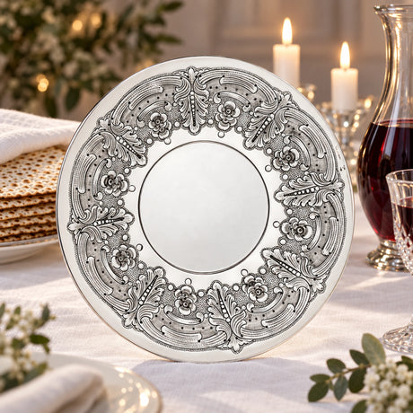 Eliyahu-Teller 925 Silber Signature — Lifestyle-Setting am Sedertisch