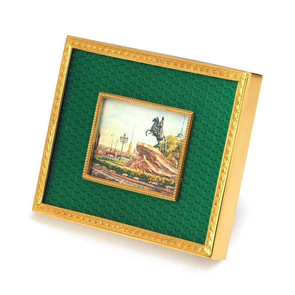 Bilderrahmen 925 Silber vergoldet grüne Emaille — leicht gedreht, Reiterstandbild-Miniatur im Goldrahmen