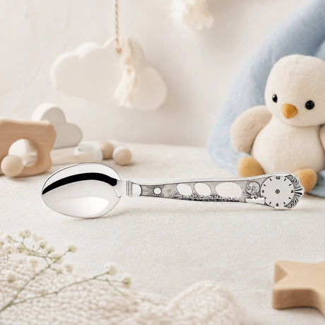 Geburtslöffel 925 Silber mit Küken- und Uhr-Motiv — Lifestyle-Setting, Erinnerungsgeschenk zur Geburt