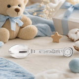 Geburtslöffel 925 Silber mit Zug-Motiv — Lifestyle-Setting, Erinnerungsgeschenk zur Geburt