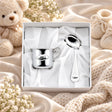 Geschenkset 925 Silber Wolken-Teddy, Becher und Löffel — Lifestyle-Setting, Geschenk zur Geburt