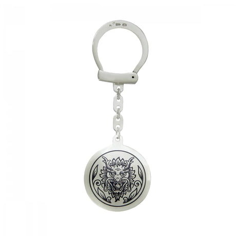 Schlüsselanhänger Drache 925 Silber Niello — rundes Medaillon mit stilisiertem Drachenkopf in Niello-Einlage (wie Tinte in Silber), klassischer Schlüsselring mit Silberkette, Talisman für Weisheit, Wohlstand und Erfolg