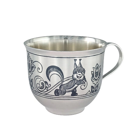Kinderbecher 925 Silber Eichhörnchen-Niello — Henkelbecher mit Eichhörnchen-Motiv und floralen Ornamenten