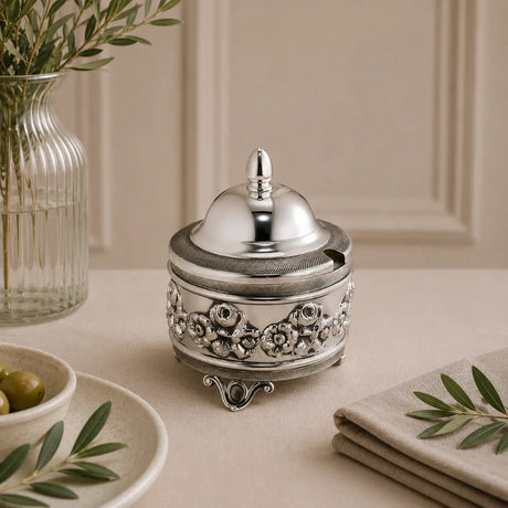 Honigdose aus 925 Silber mit Rosenrelief, Kristallknauf und dekorativen Füßen als luxuriöses Accessoire für Frühstückstisch und Teestunde