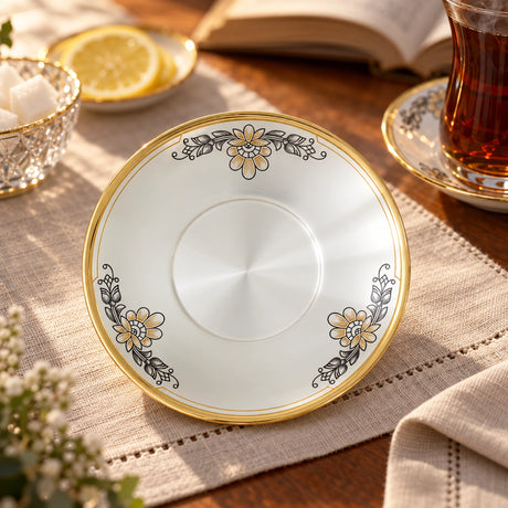 Kaffee- & Teeuntertasse 925 Silber Astra Classic — Lifestyle-Setting am Teetisch