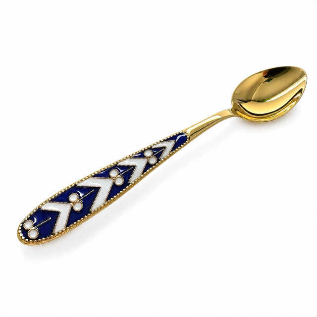 Vergoldeter Kaffeelöffel aus 925 Silber mit blauer und weißer Emaille – luxuriöses, handgefertigtes Silberbesteck aus Russland.