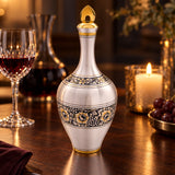 Karaffe 925 Silber vergoldet Niello 420 ml — Lifestyle-Setting am Weintisch