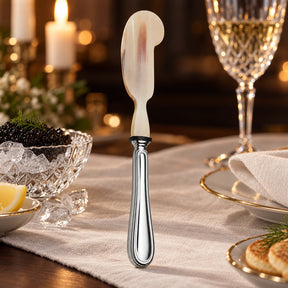 Kaviarmesser 925 Silber mit Horn — Lifestyle-Setting an der festlichen Tafel