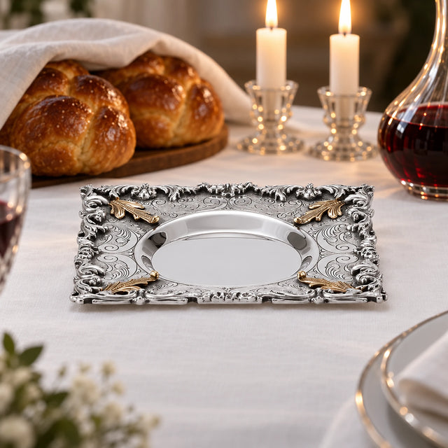 Kiddusch-Teller 925 Silber Signature — Lifestyle-Setting am Schabbattisch