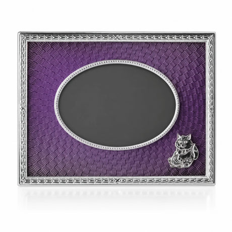 Bilderrahmen für Kinder violette Guilloché-Emaille — ovaler Foto-Ausschnitt, Kater-Motiv aus Silber