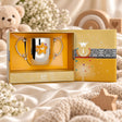 Kinderbecher 925 Silber gelber Stern aus Emaille in der Geschenkbox — Lifestyle-Setting, Geschenk zur Geburt und Taufe