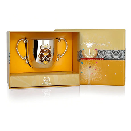 Kinderbecher 925 Silber mit Henkel und Teddybär-Motiv in brauner Emaille — Tafelsilber zur Geburt