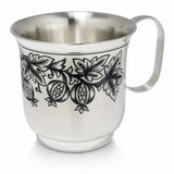 Kindertasse 925 Silber Stachelbeere — Silberbecher mit Henkel und dunklem Niello-Band aus Beeren und Blättern