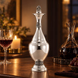 Likörkaraffe 925 Silber mit Verschluss — Lifestyle-Setting am Weintisch