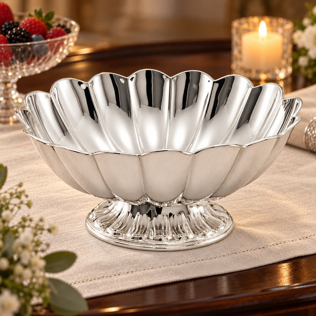 Ovale Silberschale 925 Silber wellenförmig 21x17 — Lifestyle-Setting am Serviertisch
